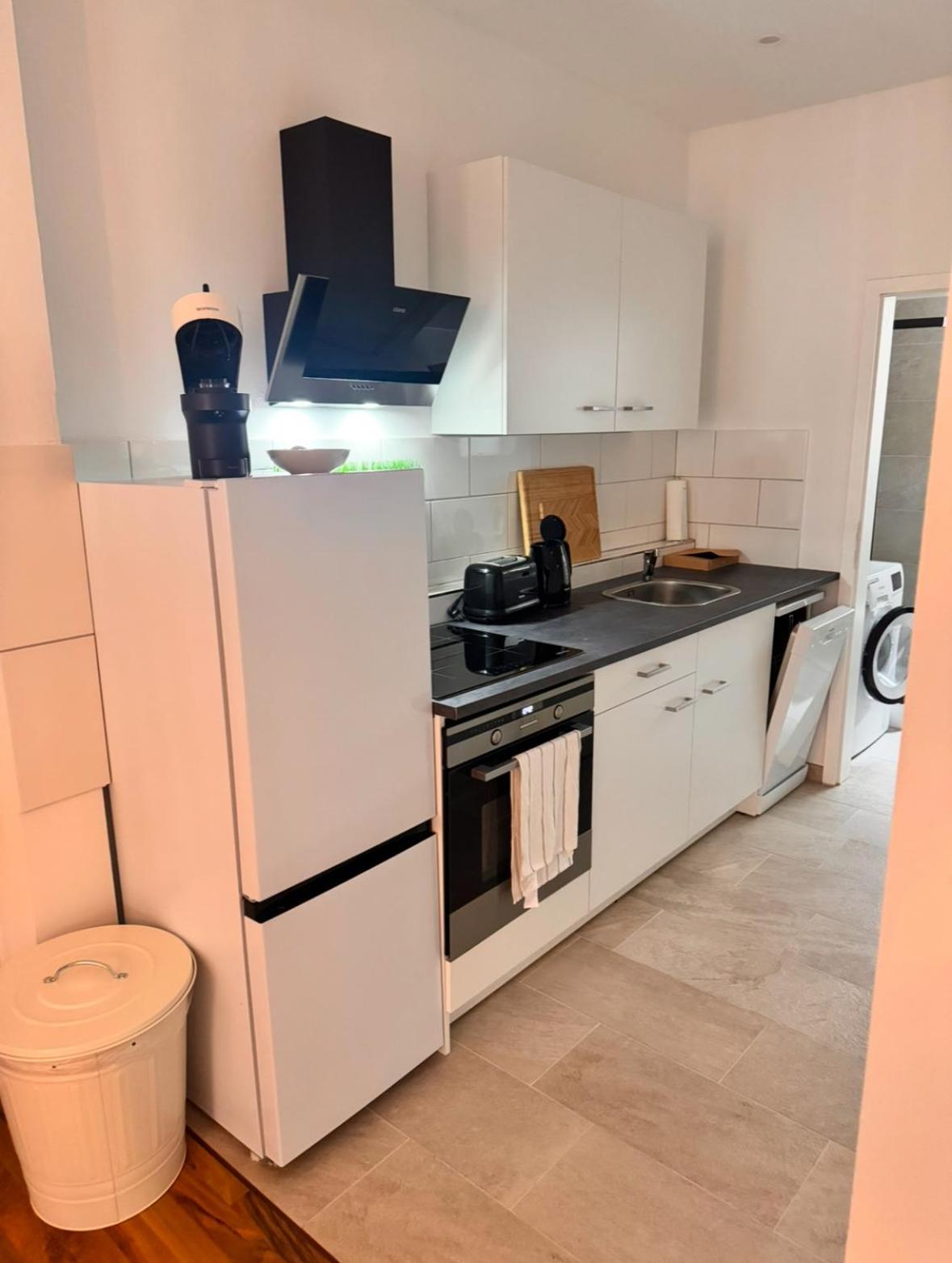 New Apartment In Magdeburg Buckau - Waschmaschine, Smart-Tv, Neues Badezimmer ภายนอก รูปภาพ