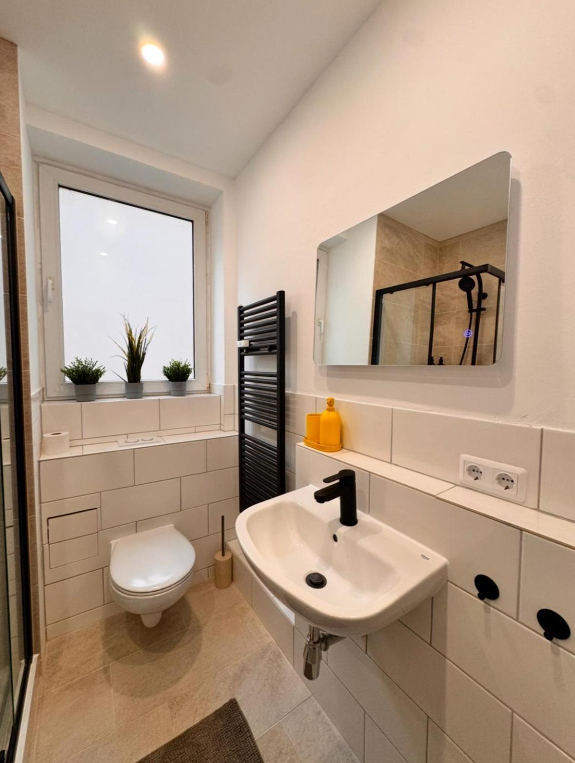 New Apartment In Magdeburg Buckau - Waschmaschine, Smart-Tv, Neues Badezimmer ภายนอก รูปภาพ