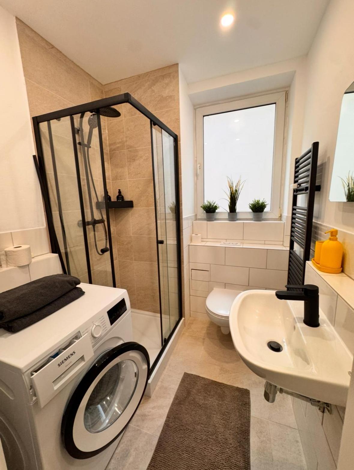 New Apartment In Magdeburg Buckau - Waschmaschine, Smart-Tv, Neues Badezimmer ภายนอก รูปภาพ
